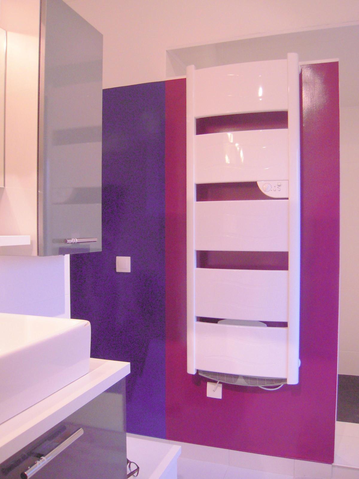 Salle de bains violette