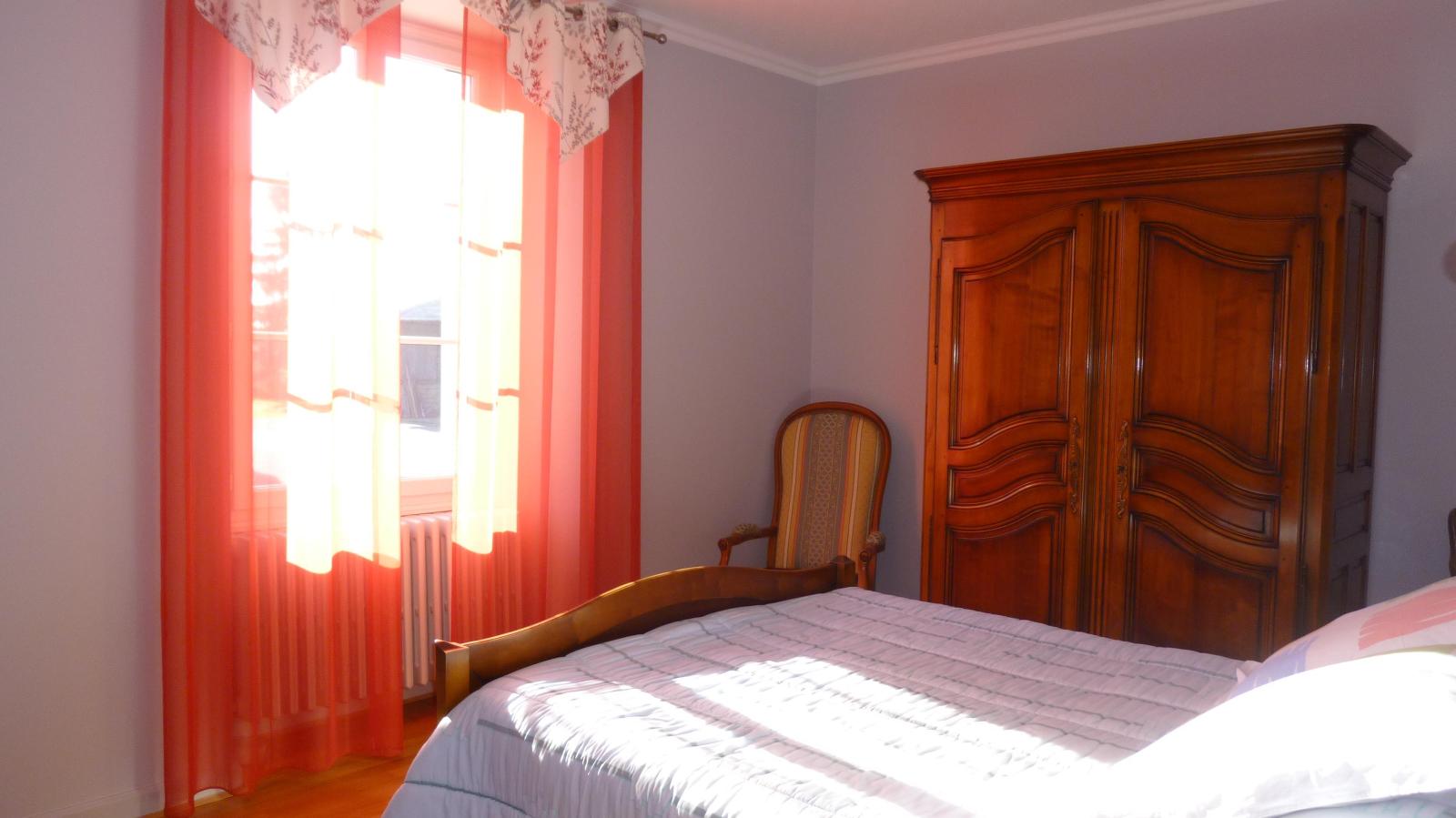 Chambre rideau orange
