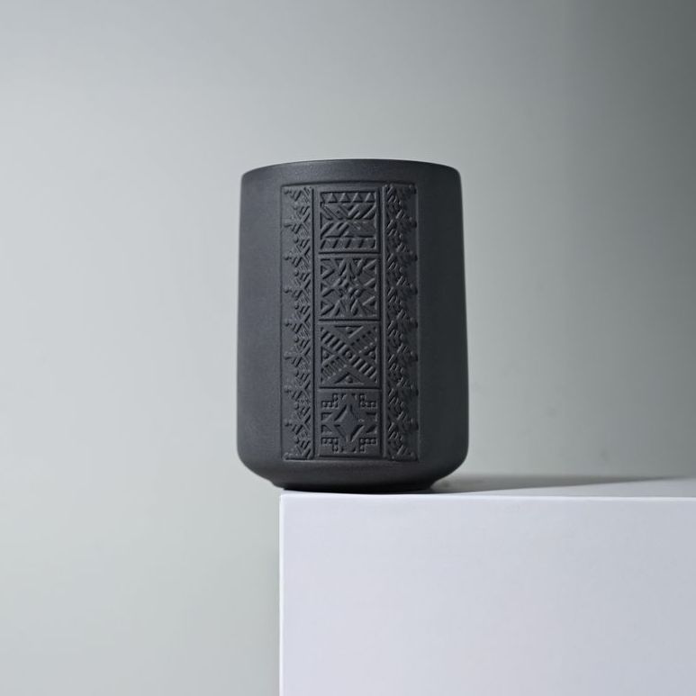 حرفة  – منتجات فنية مستوحاة من فن القط العسيري