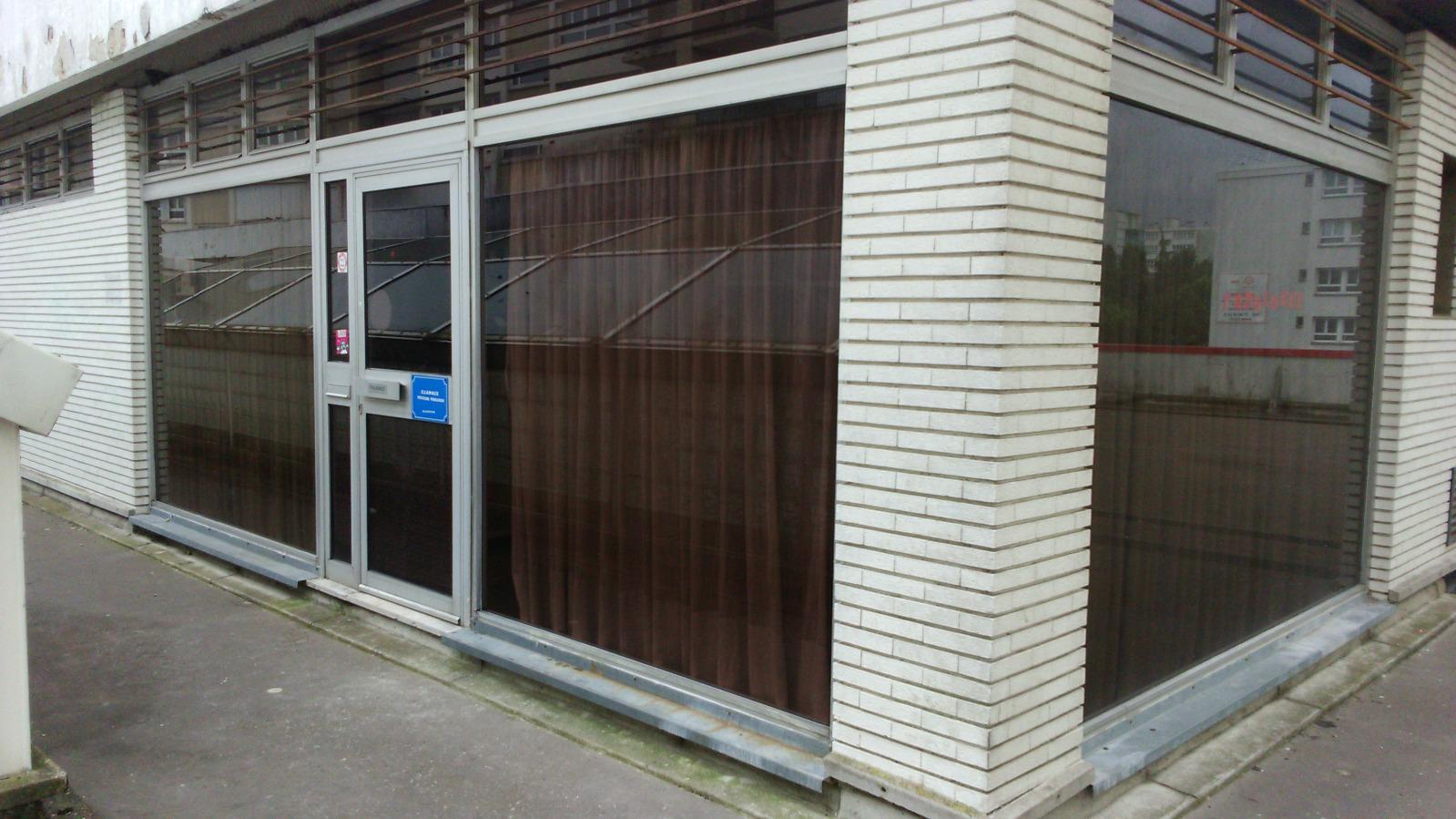 remplacement de vitrine brisé