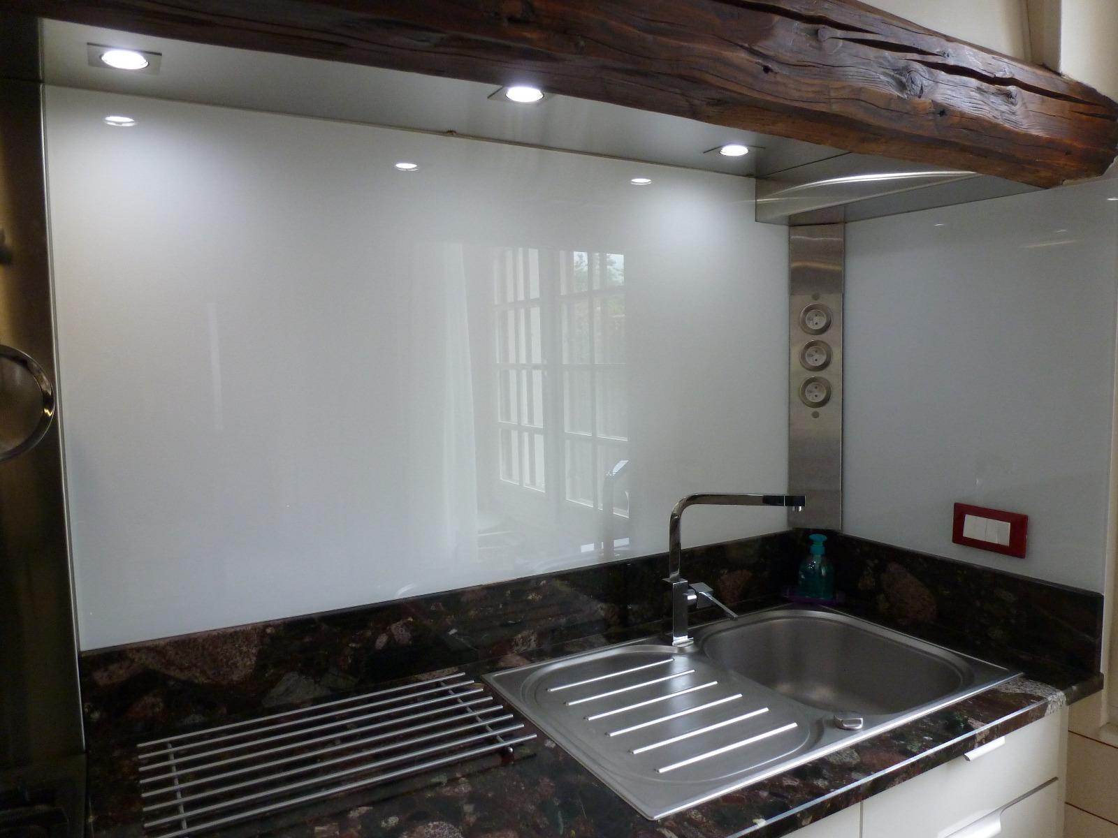 crédence de cuisine laqué blanche