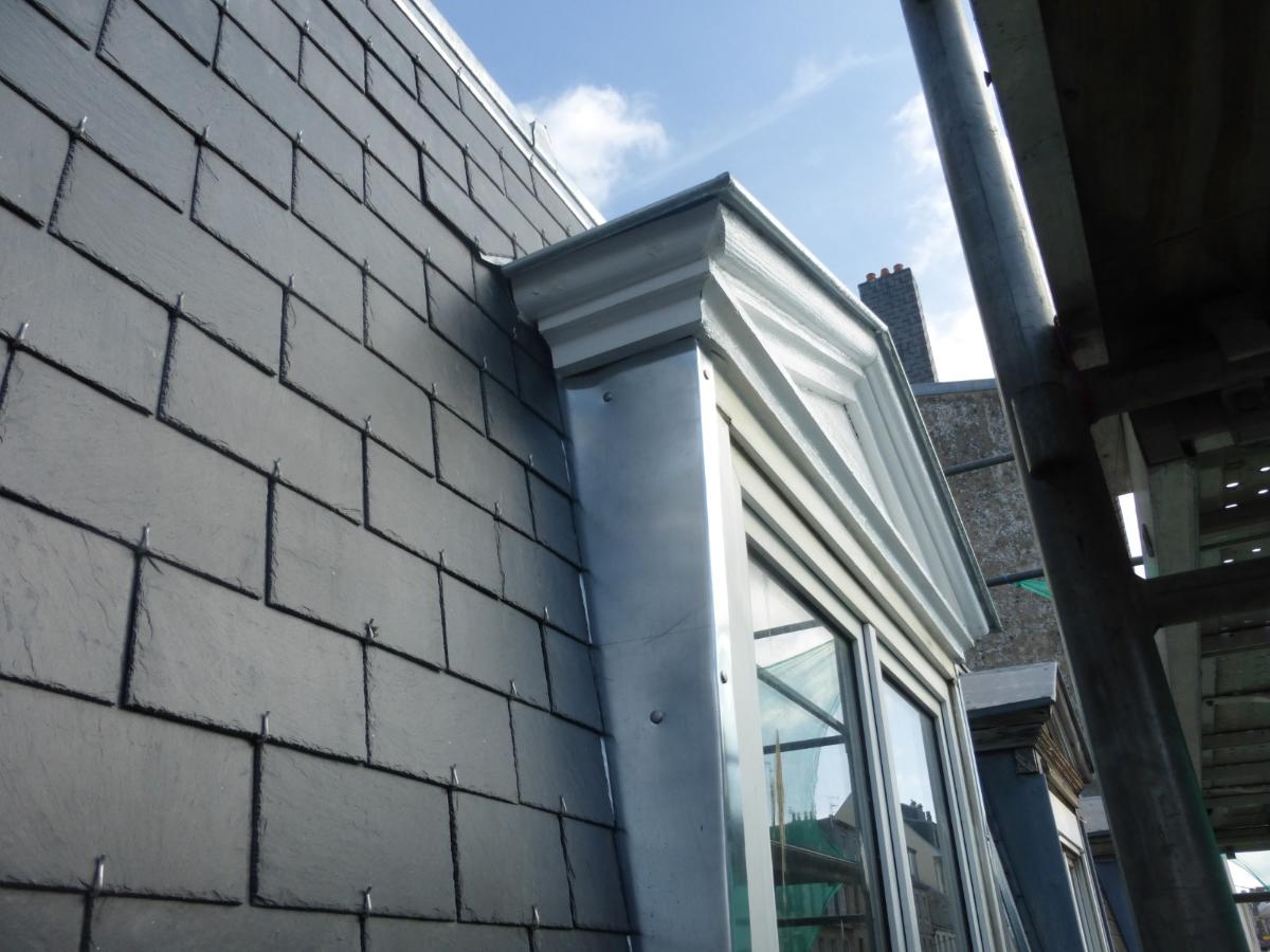 Habillage contour de fenêtre en zinc