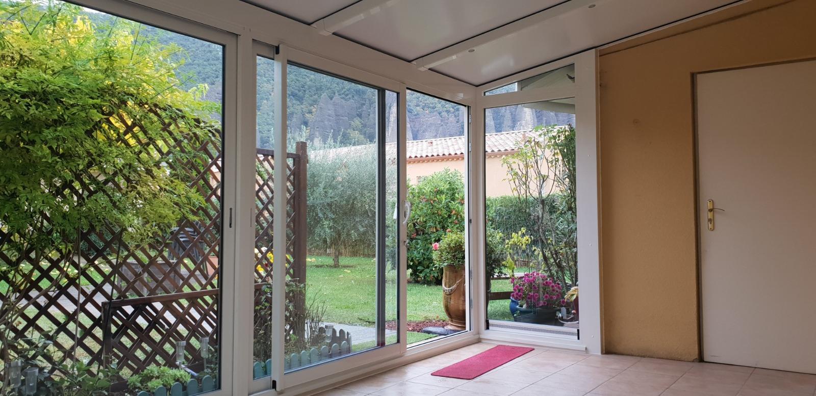 Véranda Soko de 15 m² avec puit de lumière