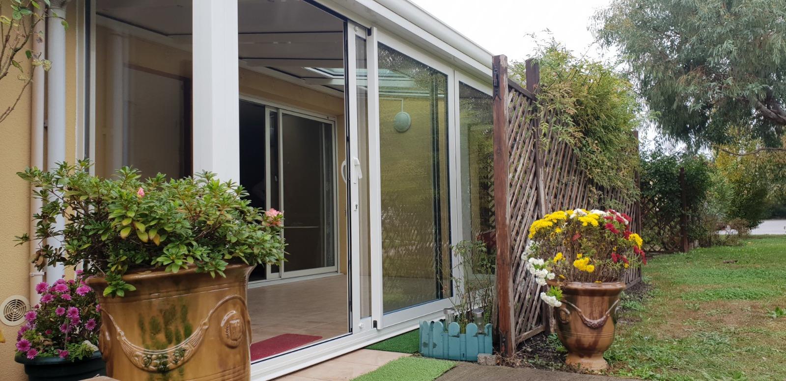 Véranda Soko de 15 m² avec puit de lumière