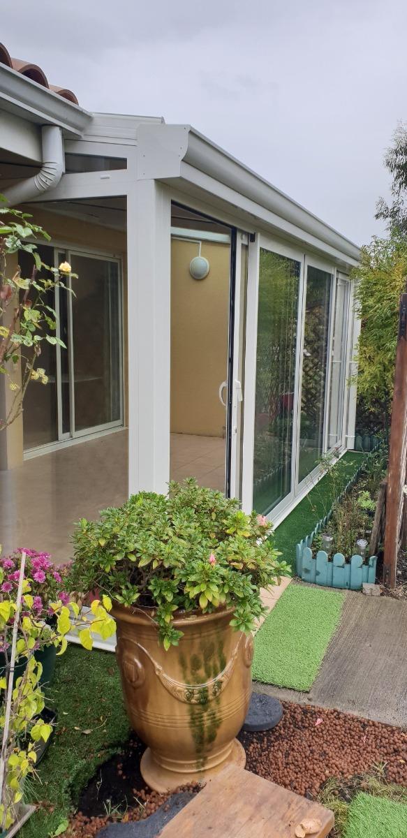 Véranda Soko de 15 m² avec puit de lumière