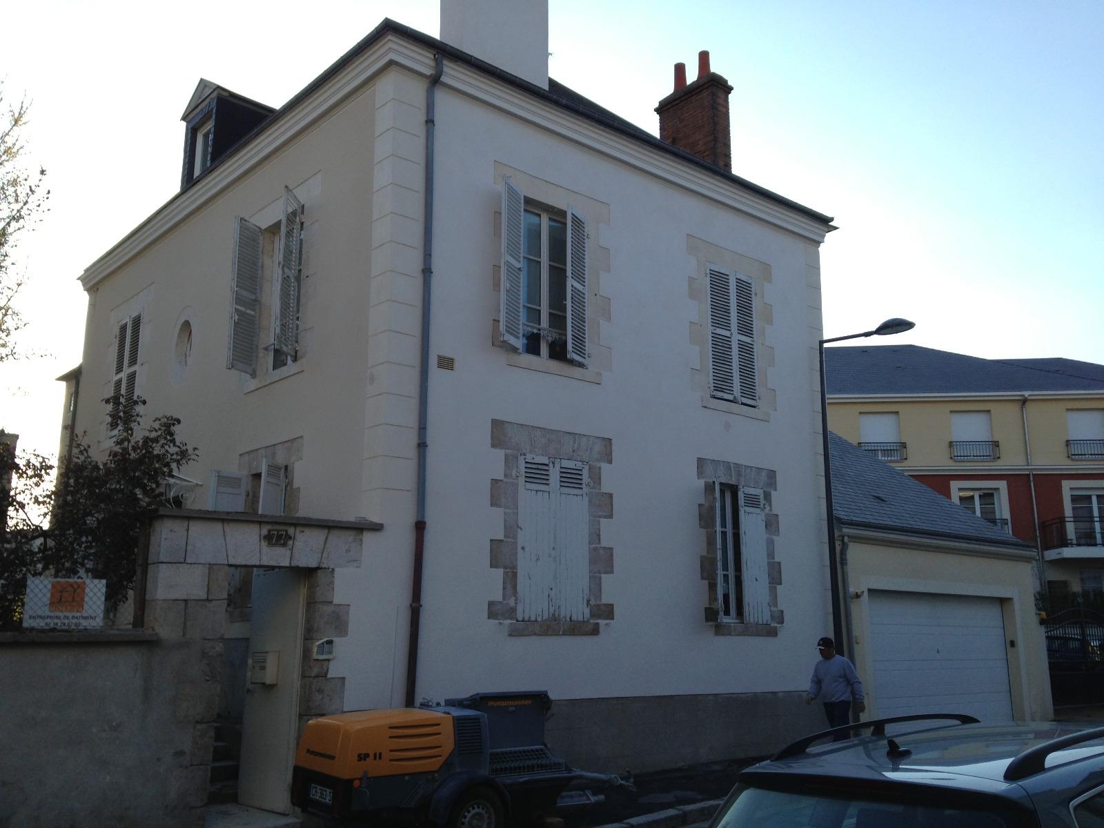 Ravalement de façade par T.F Ravalement à Orléans