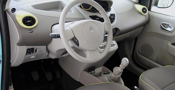 Automobiles - Twingo, Scenic, Dacia Duster chez l'agent Renault