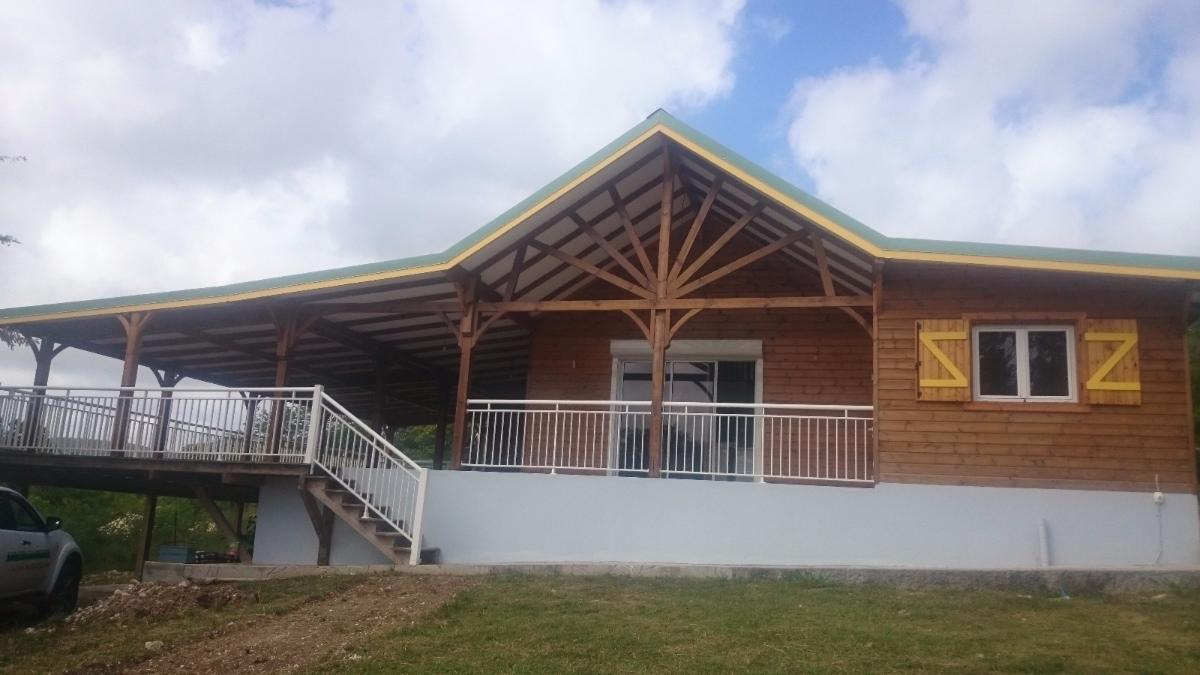 Maison à terrasse sur pilotis à SAINT LOUIS livrée pour location