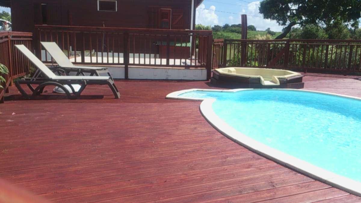 Contours de piscine (Deck)