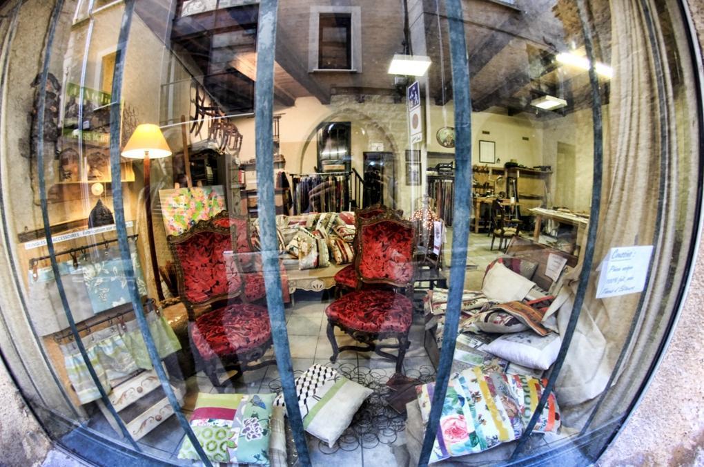L'ATELIER DU TAPISSIER TRADITIONNEL- Christophe Autin- CR PHOTOS LAUREN, vue de la boutique