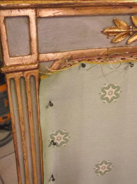 Dossier du fauteuil Empire - positionnement de la soie