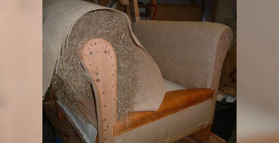 Réfection d'un fauteuil avec une structure en bois