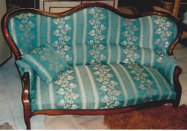 CANAPÉ À BOSSE GARNITURE VÉGÉTALE