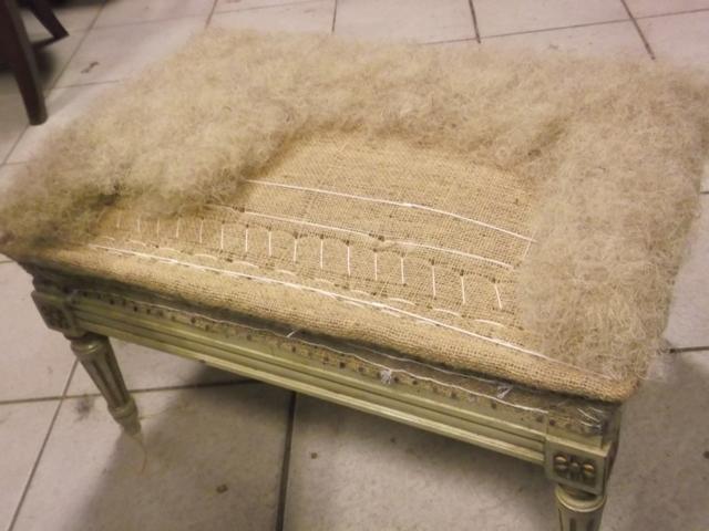 Piqûres en crin de cheval sur le tabouret