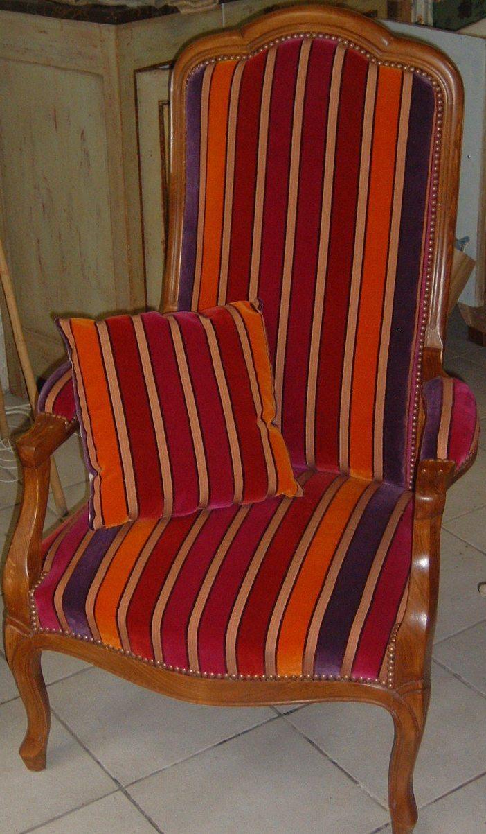 FAUTEUIL VOLTAIRE RAYÉ ROUGE _ CHRISTOPHE AUTIN -L'ATELIER