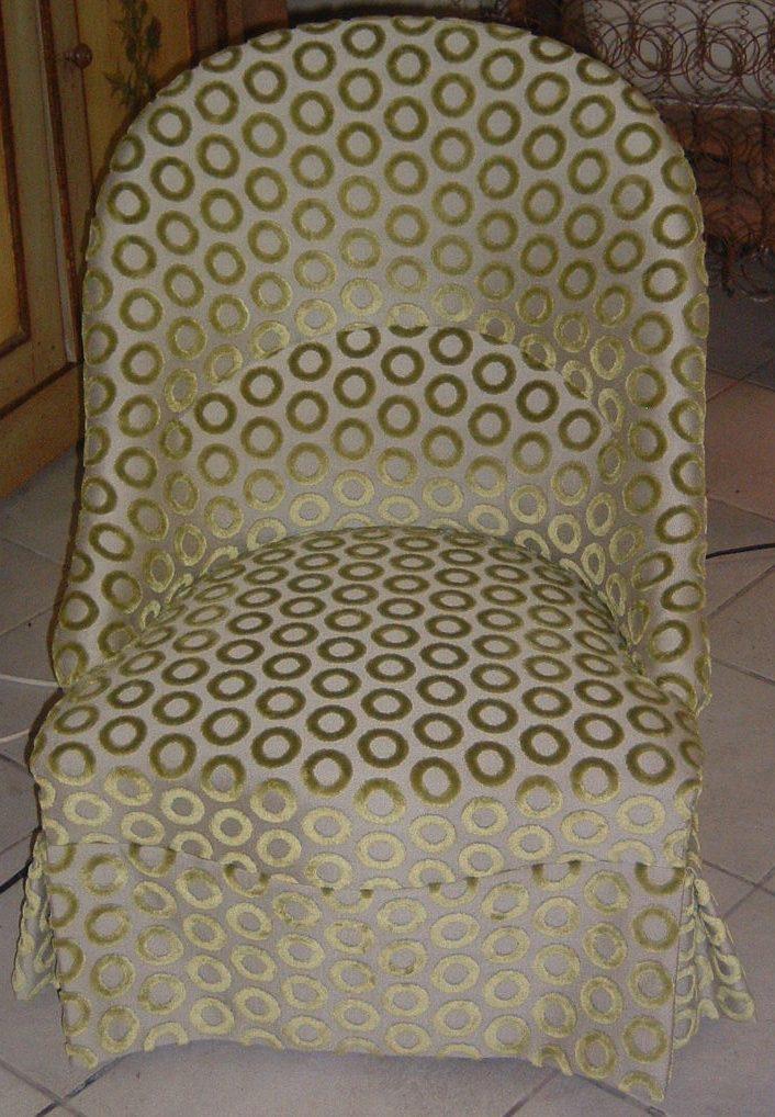 FAUTEUIL CRAPAUD- Garniture traditionnelle - tissus avec des ronds dorés