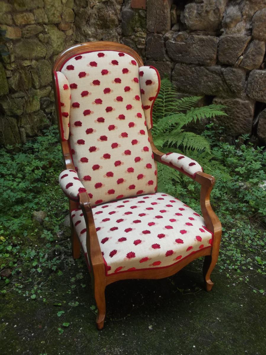 FAUTEUIL VOLTAIRE - fauteuil avec des petites fleurs rouges