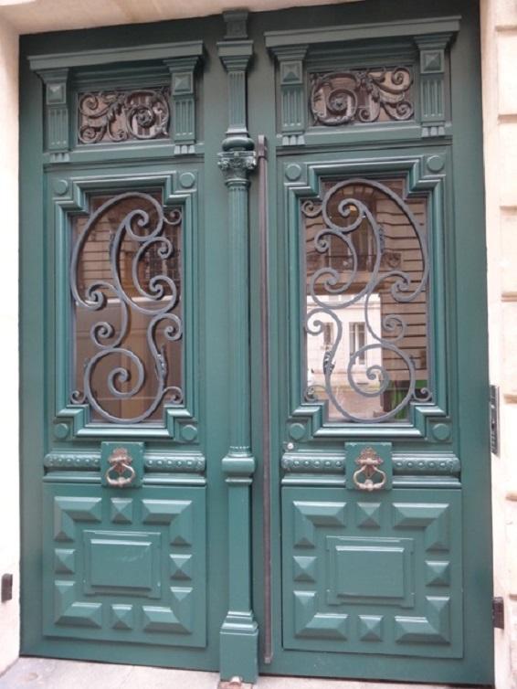 PORTE COCHÈRE PARISIENNE MODIFIÉE  AVANT