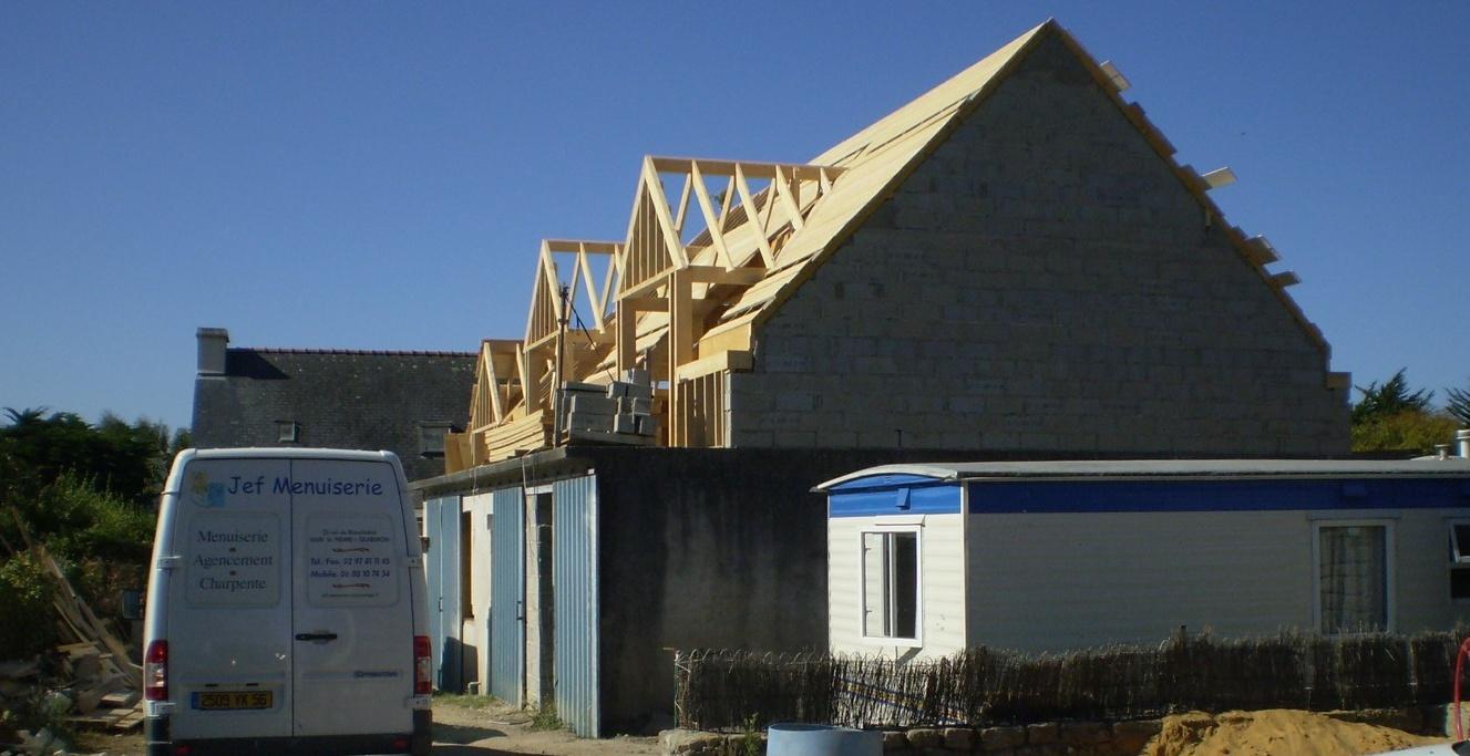 Jef menuiserie intervenant pour une charpente