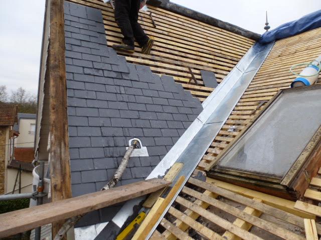 Pose de tuiles en ardoise à Courbevoie