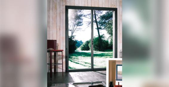 Fenêtres en aluminium, bois et PVC