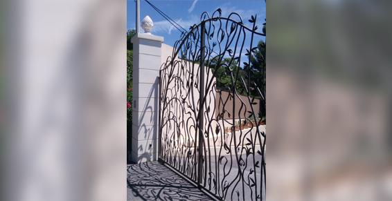 Portail en Fer Forgé Traditionnel