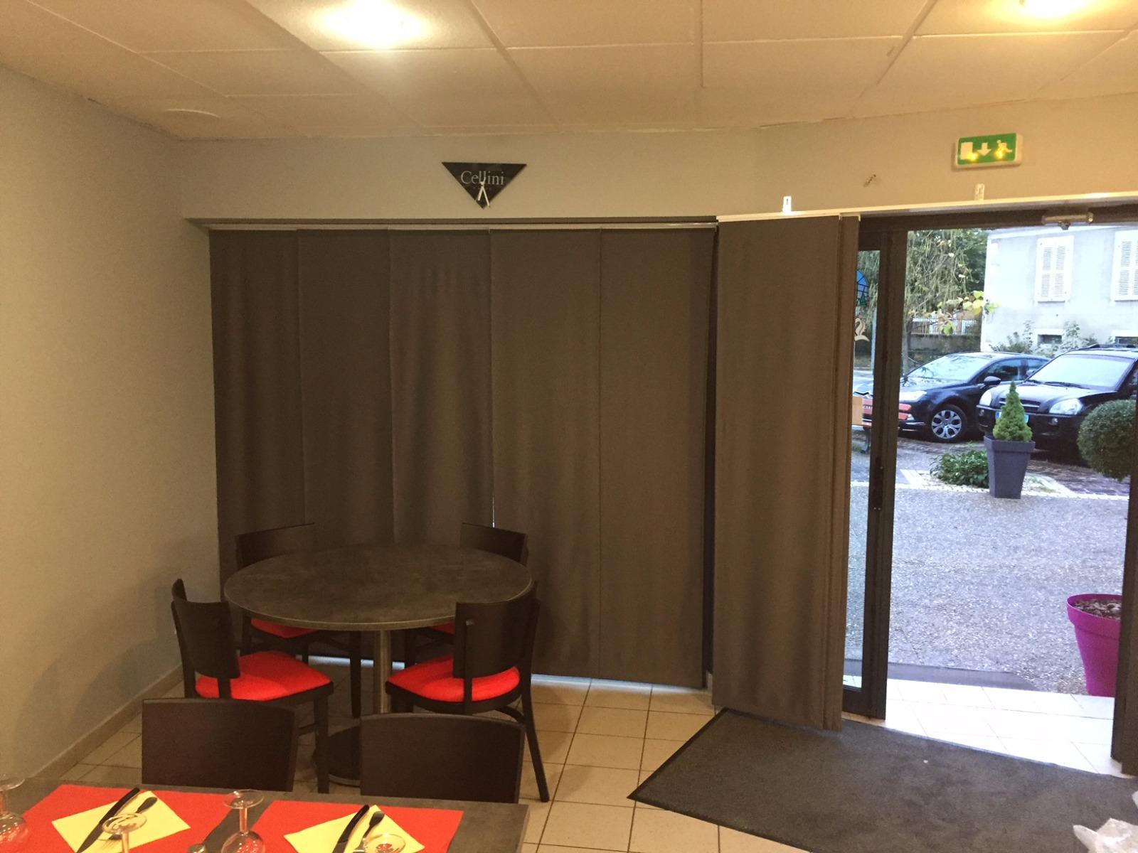 Installation de rideaux à paroi japonaise Le Saint Louis à Champs/yonne