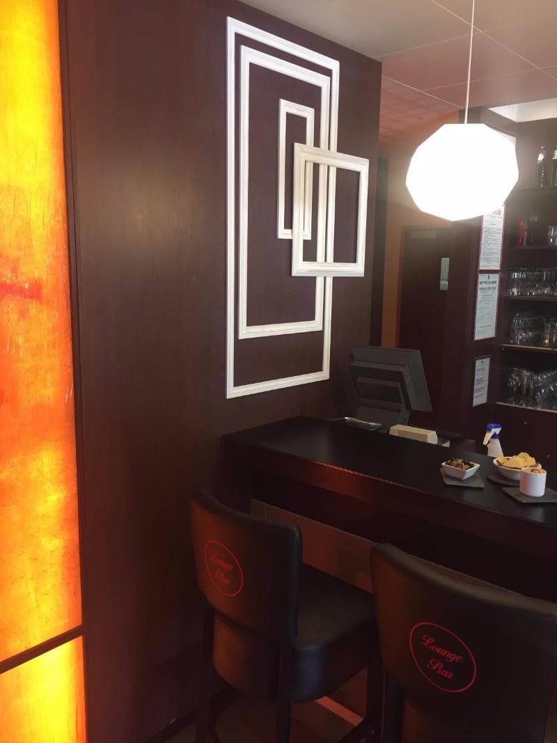 Création de cadre blanc superposé Le Mercure