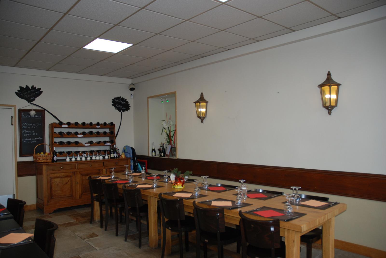 Photos Les Tilleuls restaurant bar lounge à Poule les Echarmeaux (69)