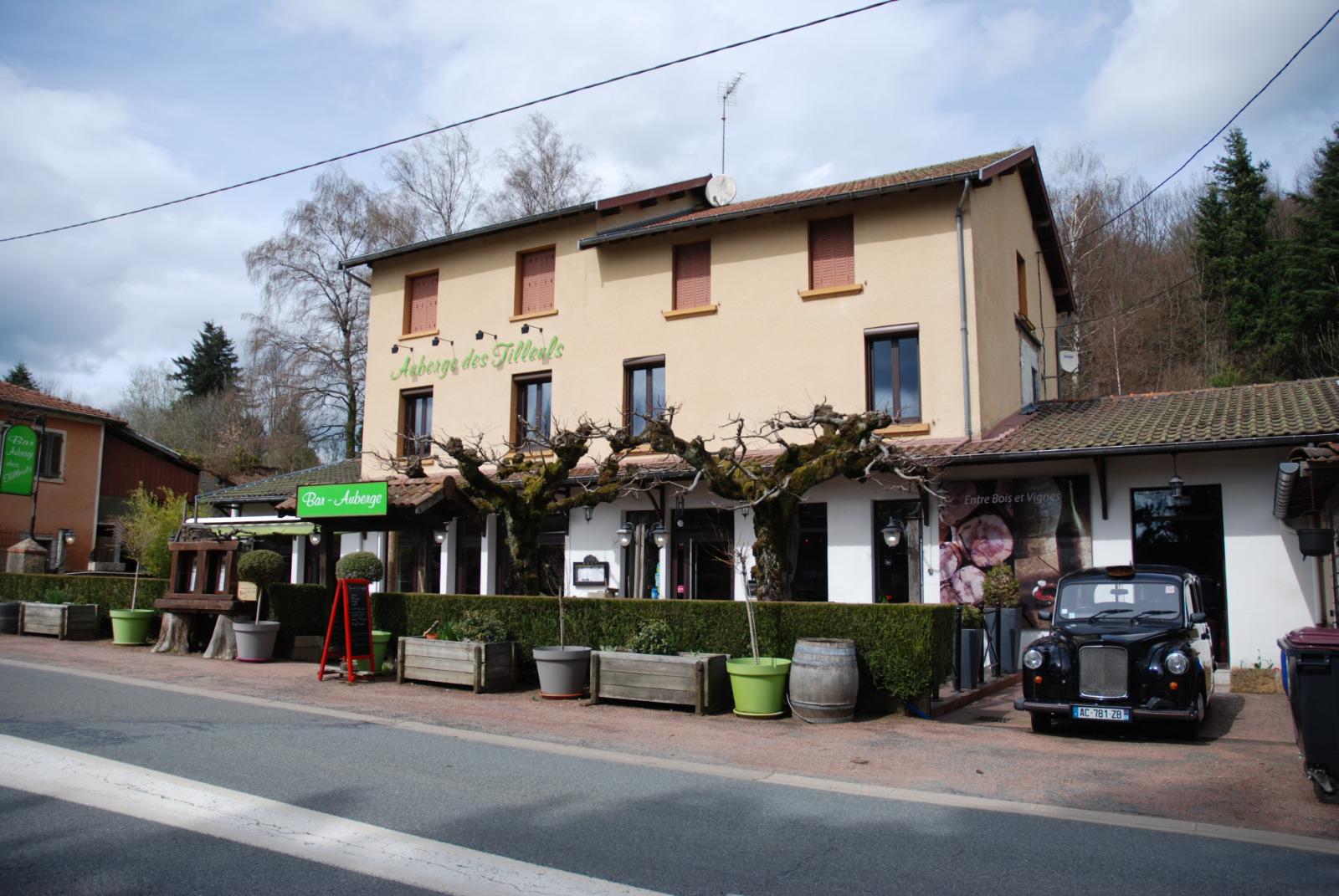 Photos Les Tilleuls restaurant bar lounge à Poule les Echarmeaux (69)