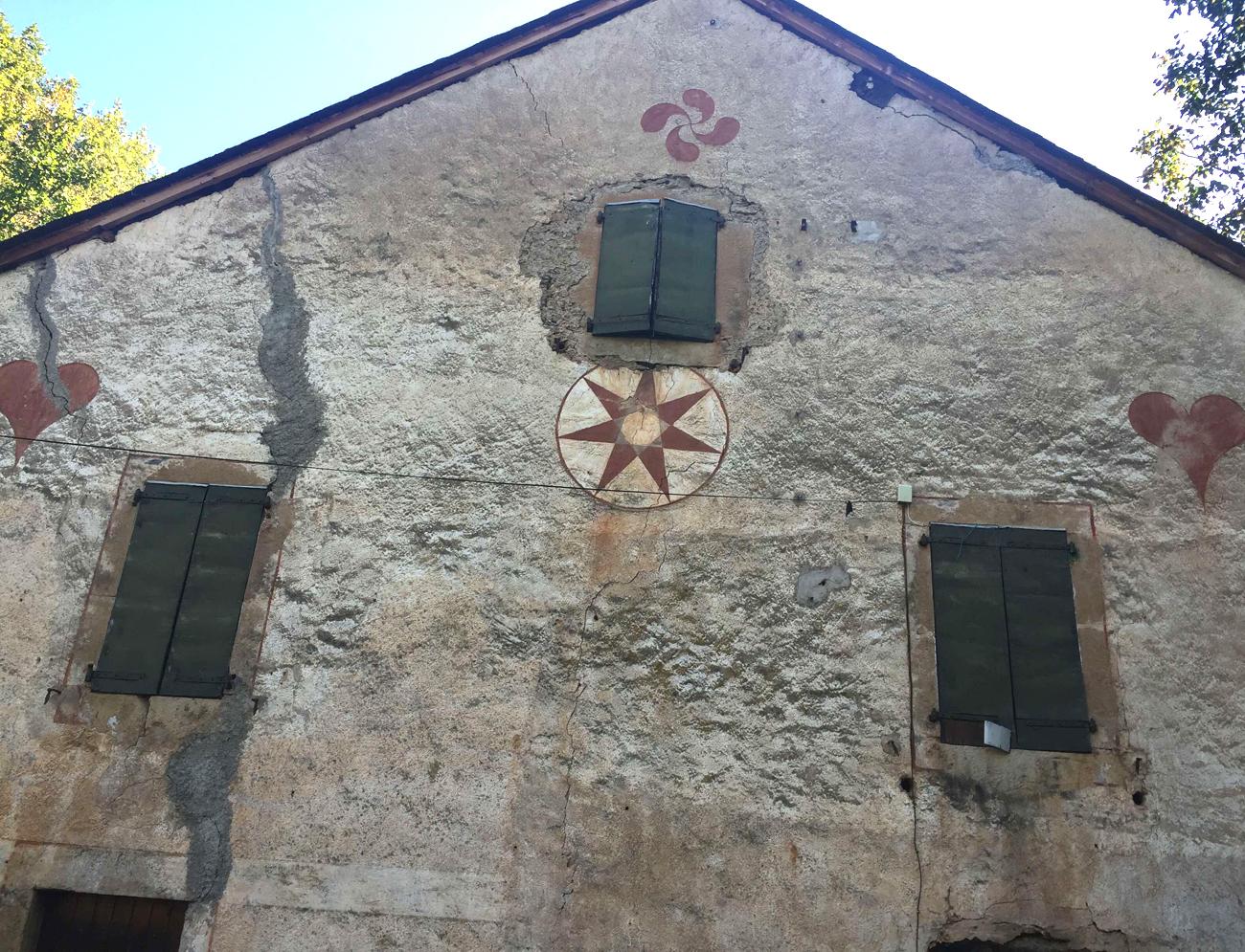 Façade avant après crépis + motif‍