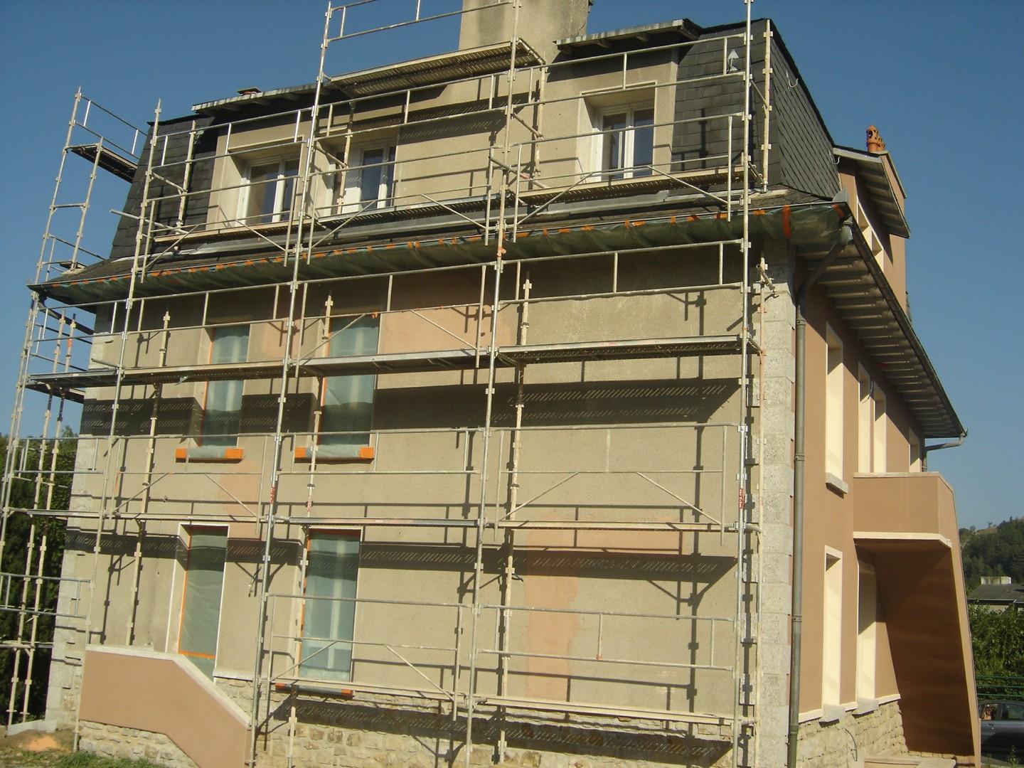 Façade échafaudée