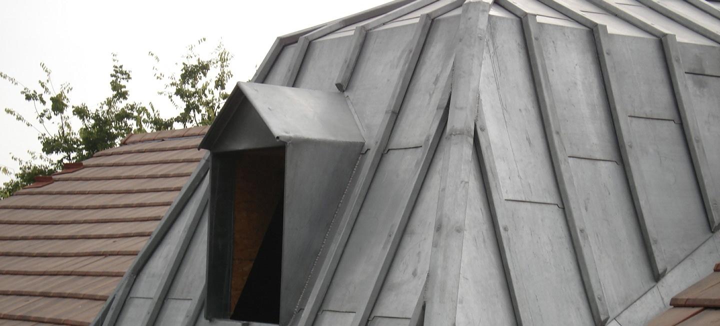 Restauration d'un château, travaux de Zinguerie