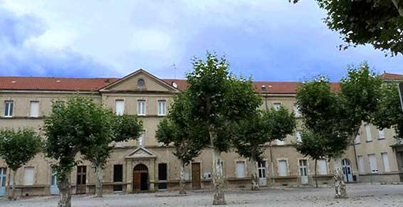 Remplacement d'une couverture sur une école