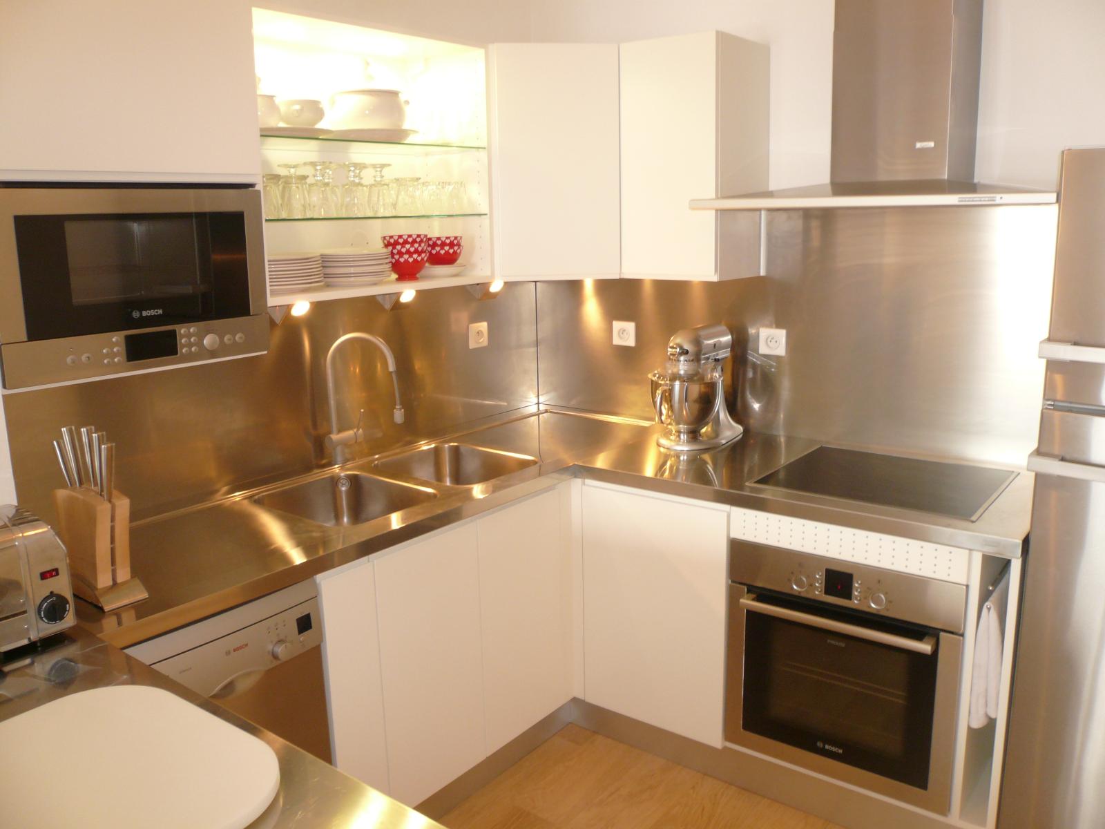 Plan de travail et crédence en Inox.