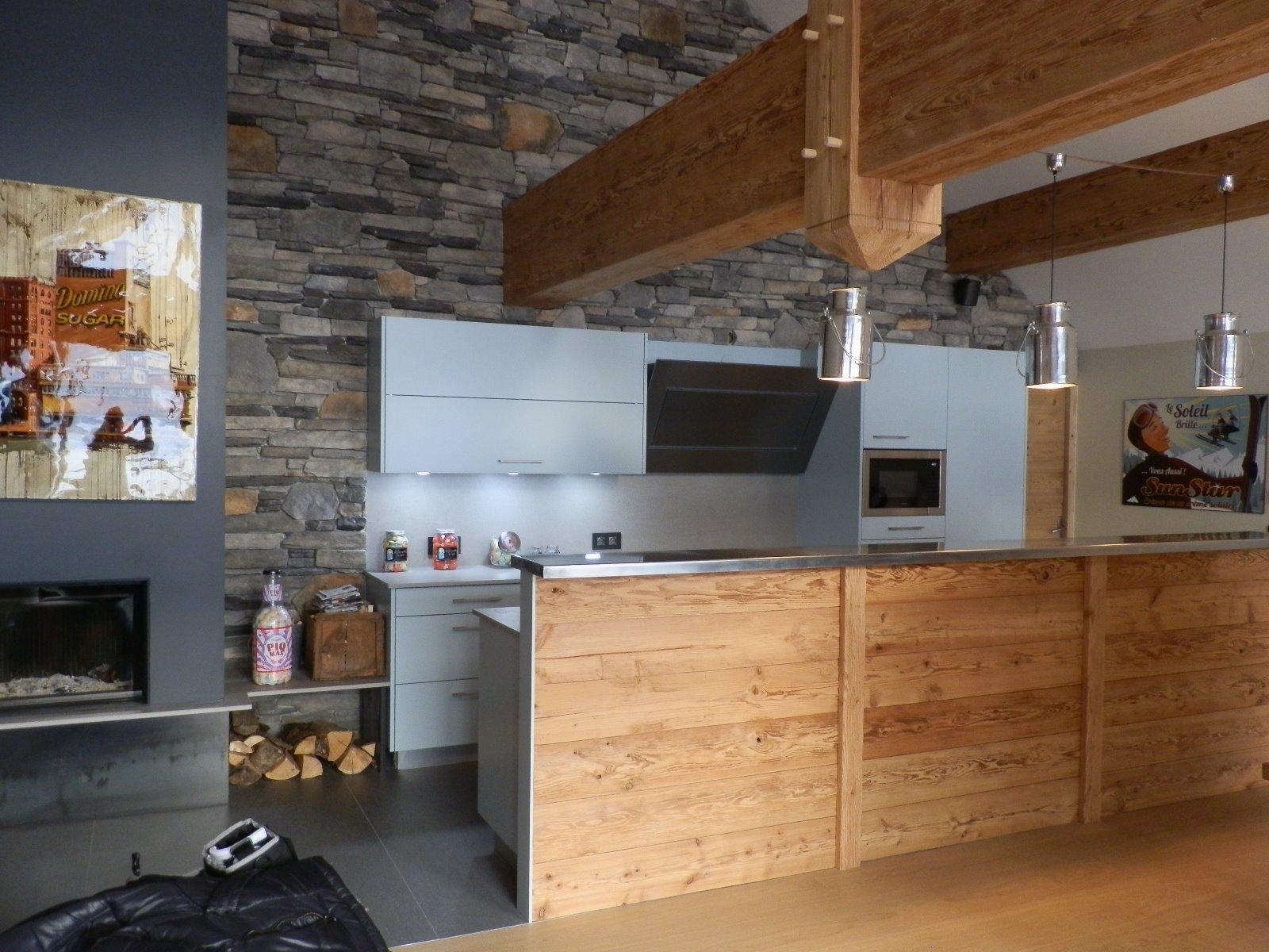 Cuisine en bois laqué