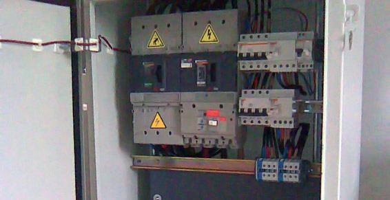 Placard de système électrique gris