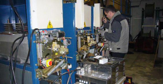 Eletricien en atelier