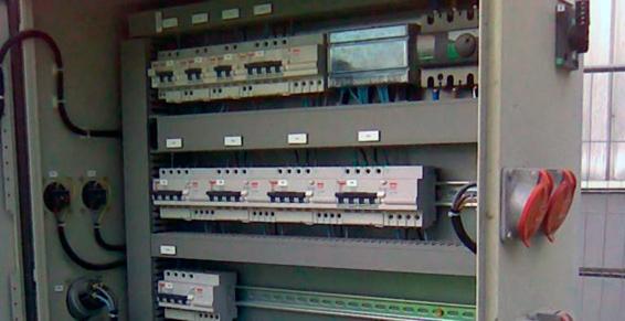 Entreprise d'électricité en intervention