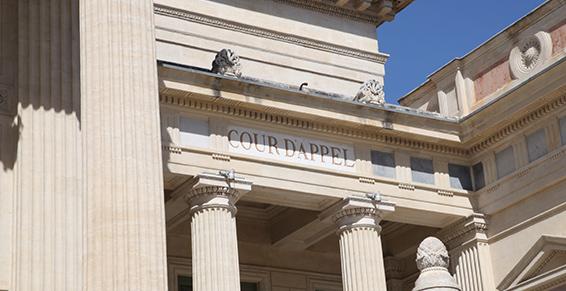 Avocat près la cour d'appel à Nîmes