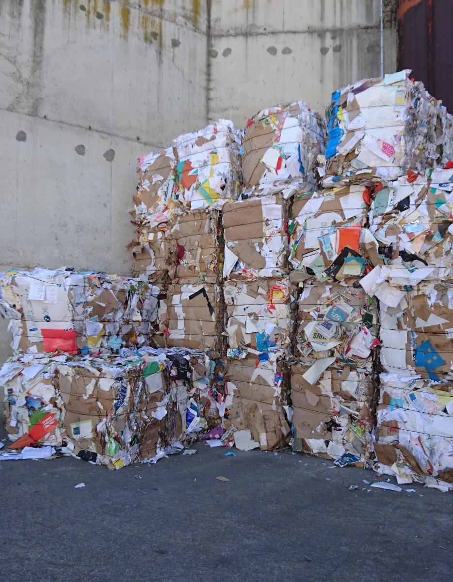 Balle de carton couleur