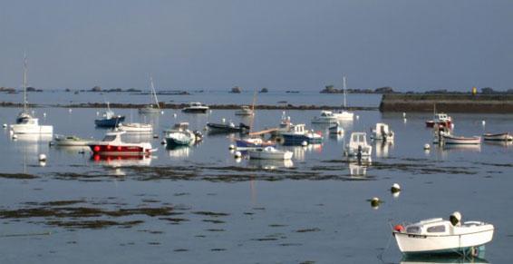 Vue sur le port à Penmarch