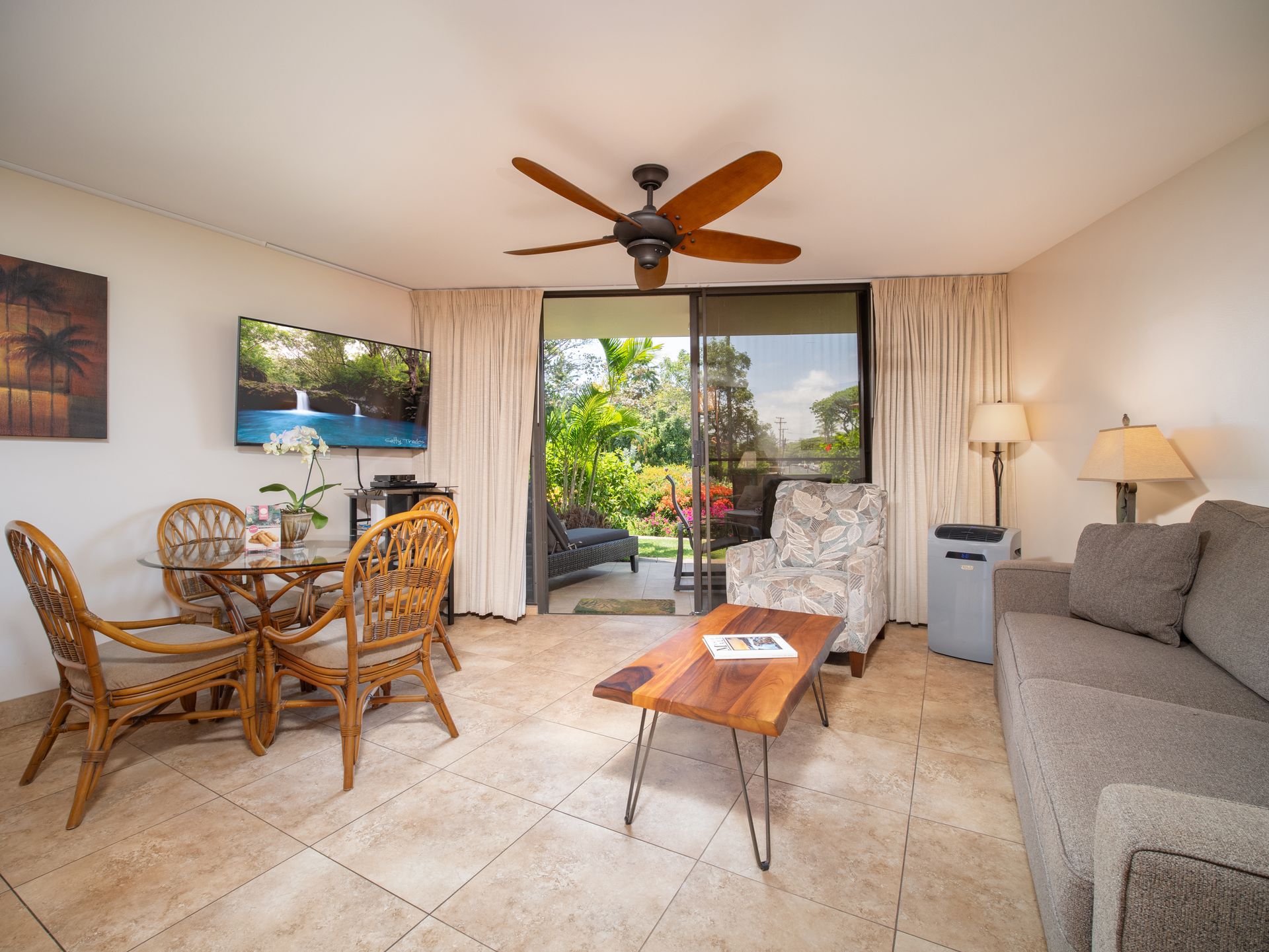 Luxury Beachfront Inn | Aloha Aku Inn & Suites | Maui, HI