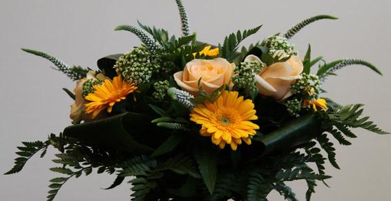 bouquet rond fleurs jaunes