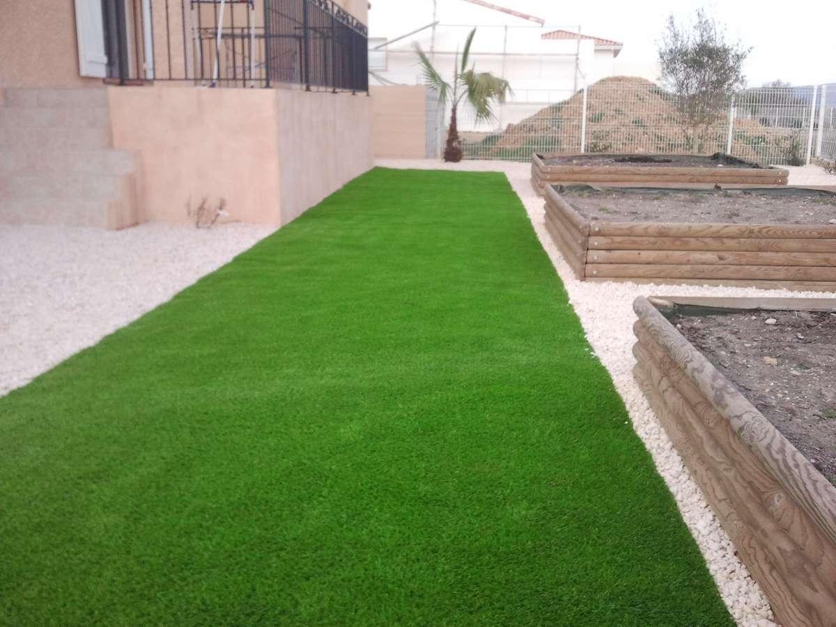 après .gazon syntétique