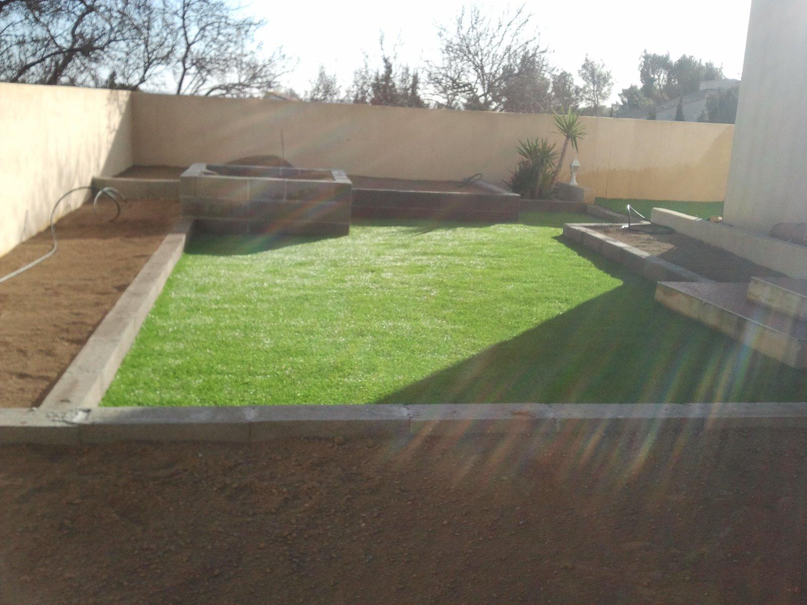 pose de gazon synthétique modèle prairie luxe terra