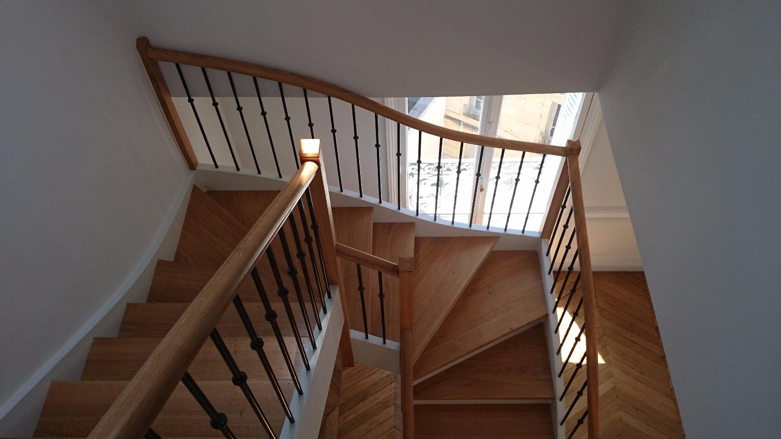 Menuiserie Thierry Jouvet à Versailles réalise vos Escaliers en Chêne