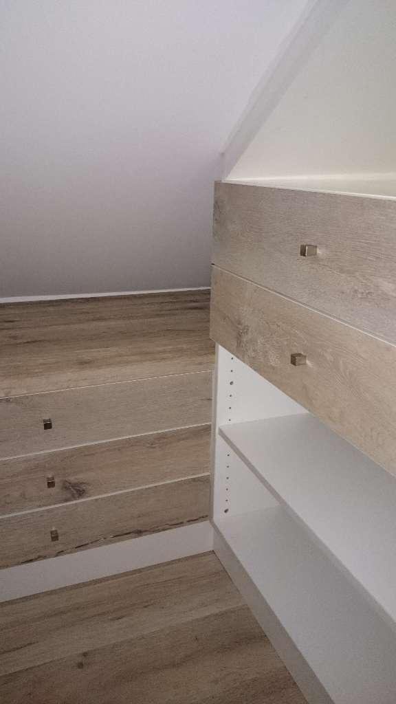 Jouvet Thierry : Meuble Chêne, portes cadre Chêne intérieur verre laqu