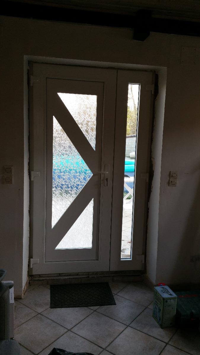 Porte d'entrée en PVC à Condé sur Vesgre (78)