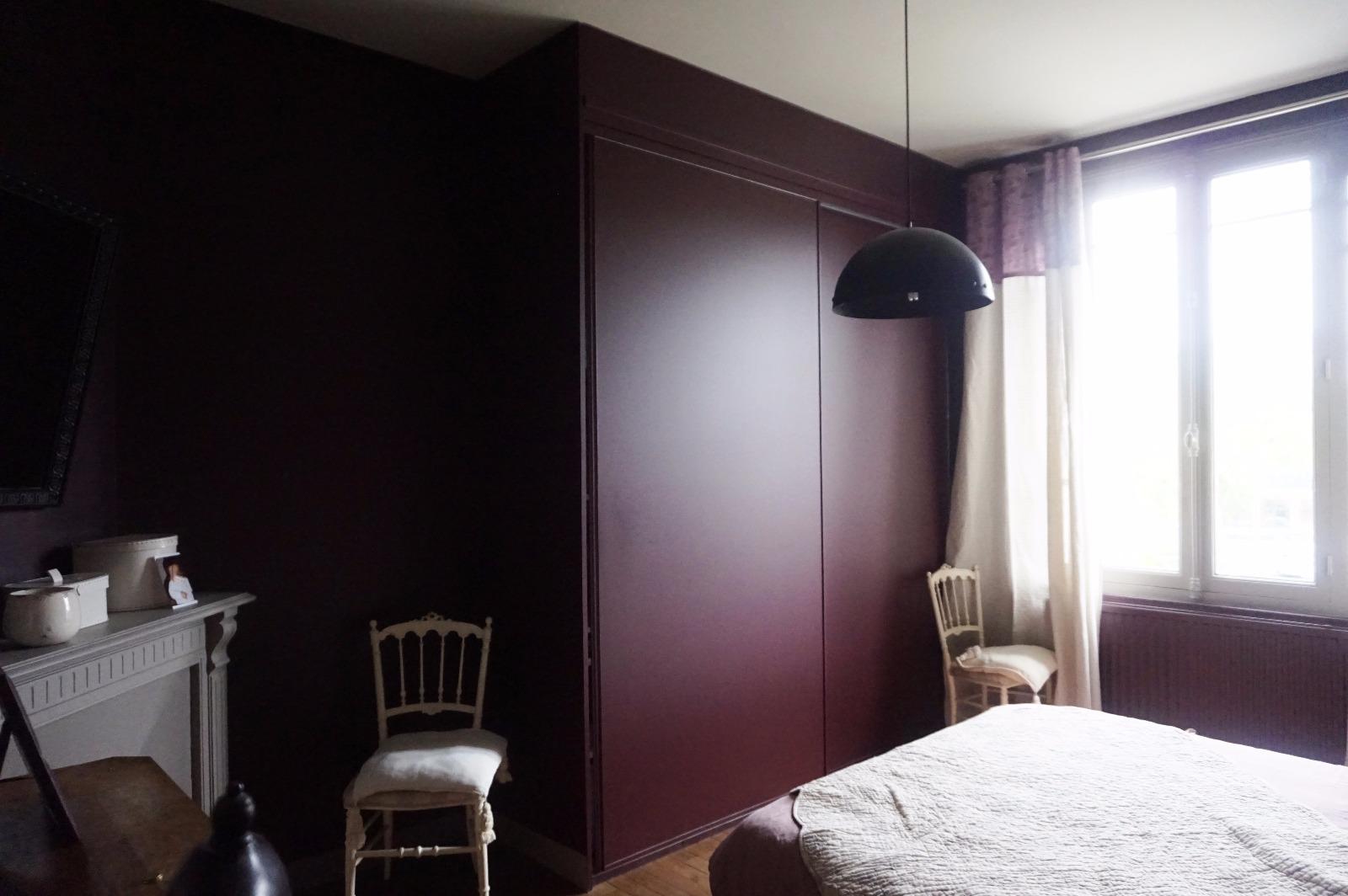 Chambre et placard